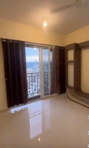 Room in 3 BHK Apartment at Vijay Orovia, Ghodbunder Road – for Rent