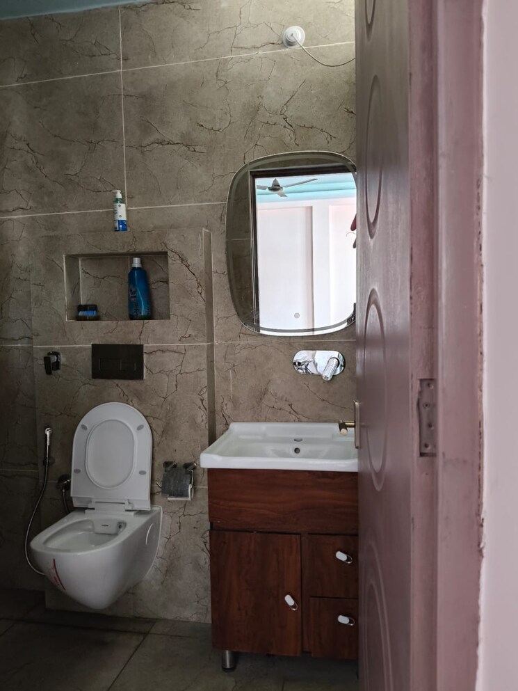 Bathroom, garhi cantt 1 Bedroom 1000 Sq.Ft. Independent House In Garhi Cantt Dehradun 9344485