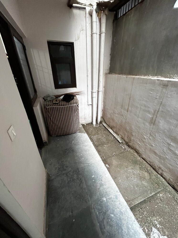 Balcony, wave city 2 Bedroom 940 Sq.Ft. Builder Floor In Wave City Ghaziabad 9344854