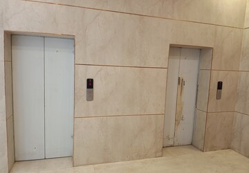 Lift in 1 BHK Apartment at Earthcon Casa Grande II, Chi V Greater Noida – for Sale