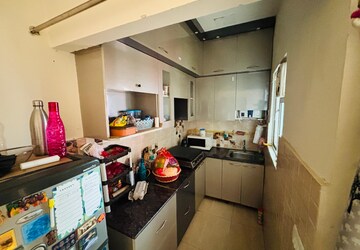 Team Area in 1.5 BHK Apartment at Gaur City 2 - 14th Avenue, Sector 16c Greater Noida – for Rent