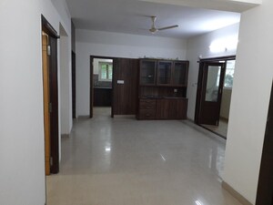 Room in 3 BHK Apartment at Hi Tech City – for Rent