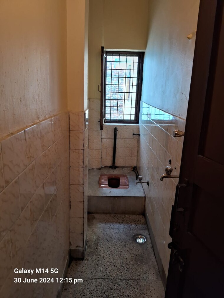 Bathroom, gms road 2 Bedroom 1800 Sq.Ft. Villa In Gms Road Dehradun 9345028