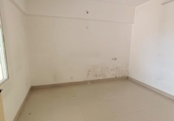 Room in 2 BHK Apartment at Siddhivinayak Shubhashree Residential, Akurdi – for Rent