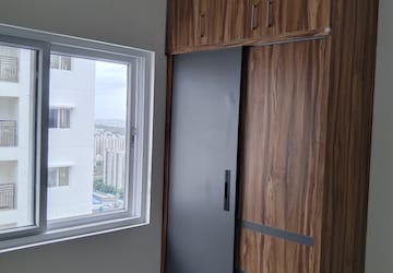 Room in 2.5 BHK Apartment at Prestige Tranquil, Kokapet – for Rent