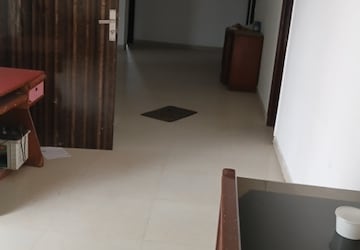Room in 4 BHK Builder Floor at Omaxe Green Meadow City, Alwar Bypass Road – for Rent