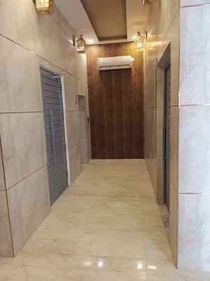 Lift in 1 BHK Apartment at Earthcon Casa Grande II, Chi V Greater Noida – for Sale