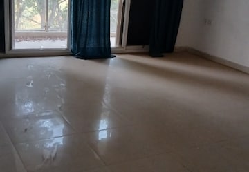 Room in 4 BHK Builder Floor at Omaxe Green Meadow City, Alwar Bypass Road – for Rent