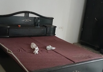 Furnished Amenities in 4 BHK Builder Floor at Omaxe Green Meadow City, Alwar Bypass Road – for Rent
