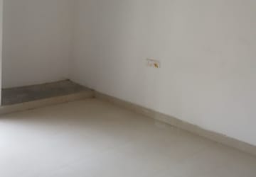 Room in 4 BHK Builder Floor at Omaxe Green Meadow City, Alwar Bypass Road – for Rent