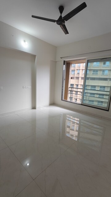 Room in 2 BHK Apartment at Chandak 34 Park Estate, Goregaon West – for Rent