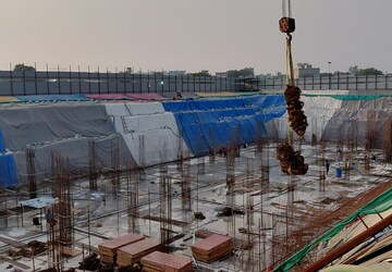 Swimming Pool in  Shop at Uniwest Hub, Sector 22d Yamuna Expressway – for Sale