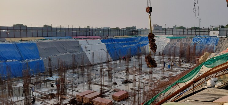 Swimming Pool, uniwest-hub Commercial Shop 478 Sq.Ft. In Sector 22d Yamuna Expressway Greater Noida 9345177