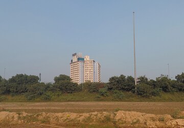 Shop – Exterior View View at Uniwest Hub, Sector 22d Yamuna Expressway - for Sale