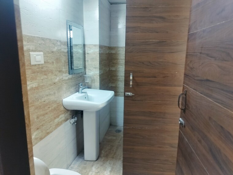 Bathroom, trishla-city 2 Bedroom 1100 Sq.Ft. Apartment In Patiala Road Zirakpur 9345418