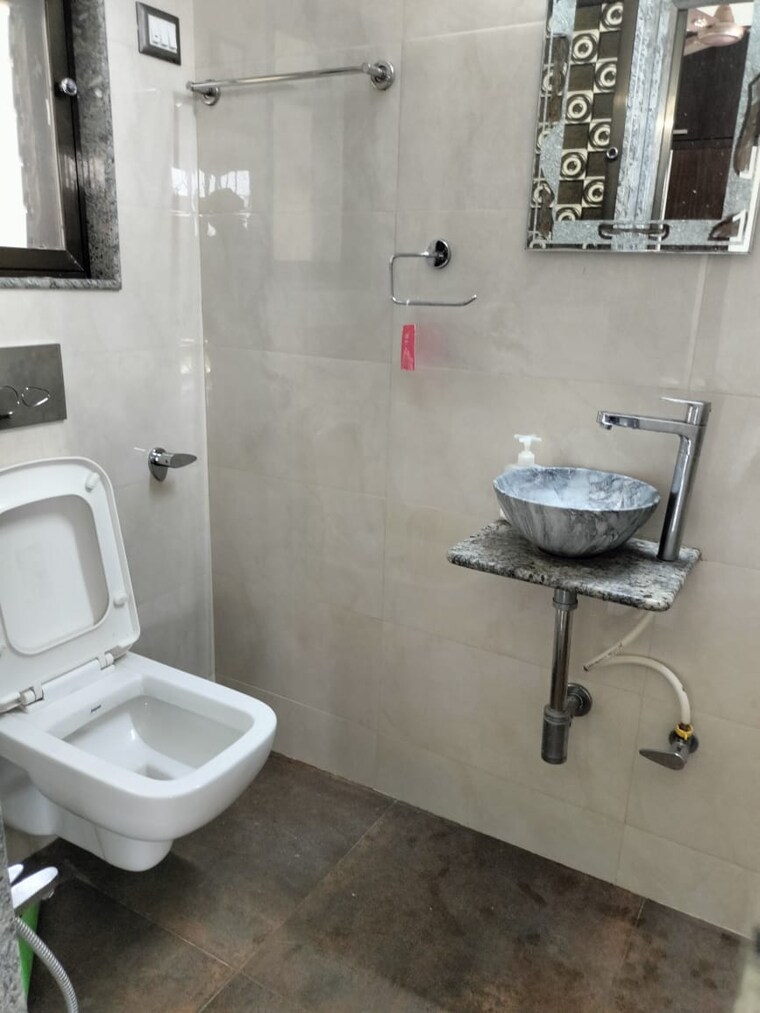 Bathroom, mantri-park 1 Bedroom 600 Sq.Ft. Apartment In Goregaon East Mumbai 9345195