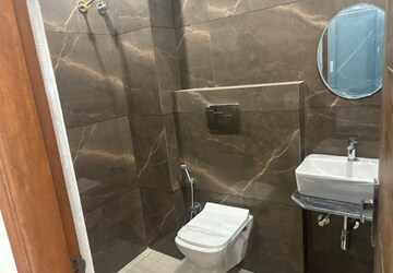 Bathroom in 3 BHK Apartment at Skynet Towers, Patiala Road – for Rent