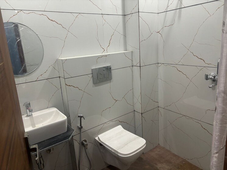 Bathroom, skynet-towers 3 Bedroom 1350 Sq.Ft. Apartment In Patiala Road Zirakpur 9345423