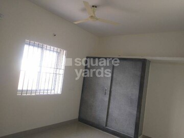Room in 2 BHK Apartment at Kondapur – for Sale