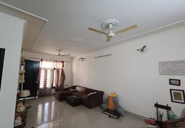 Living Room in 2 BHK Builder Floor at Sector 28 – for Rent