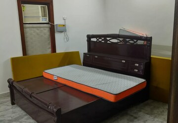 Bedroom in 2 BHK Builder Floor at Sector 28 – for Rent