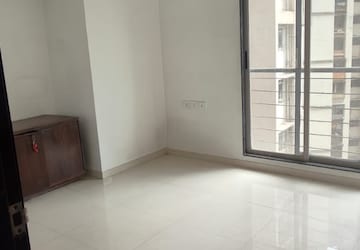 Room in 2 BHK Apartment at Runwal Palm, Kolshet – for Sale