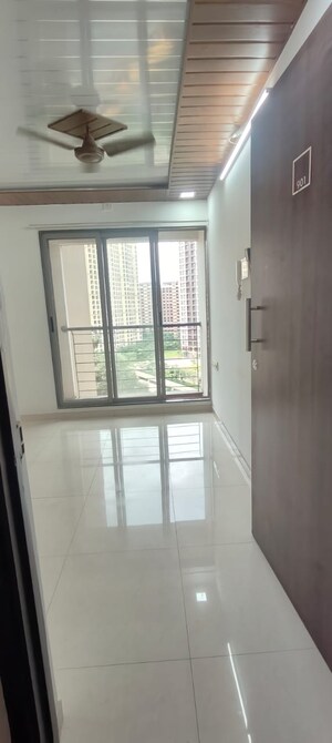 Room in 2 BHK Apartment at Runwal Palm, Kolshet – for Sale