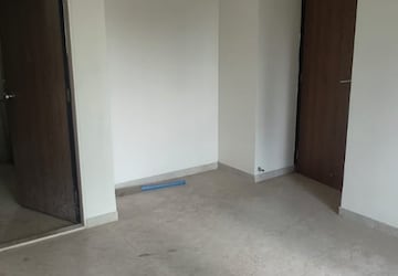 Room in 2 BHK Apartment at Runwal Palm, Kolshet – for Sale
