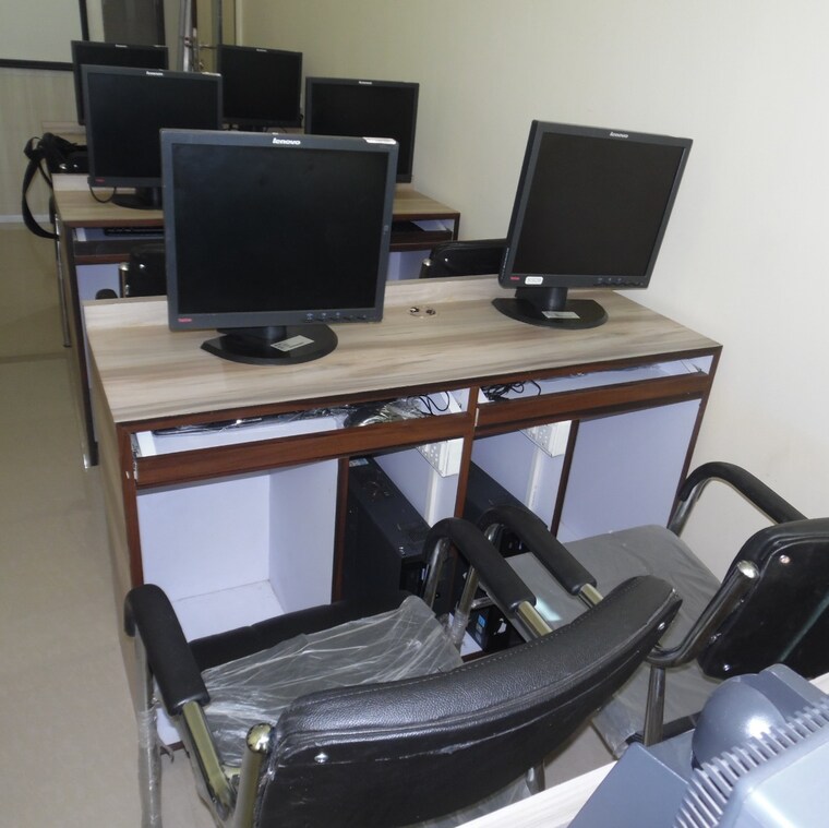 Team Area, siddhi-nisarg Commercial Office Space 350 Sq.Ft. In Bhagwan Nagar Pune 9345451