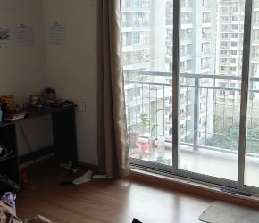 Room in 4 BHK Apartment at Dheeraj Insignia, Bandra East – for Sale