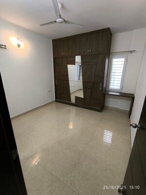 Room in 2 BHK Apartment at Asharath Mansion, Kalyan Nagar – for Rent