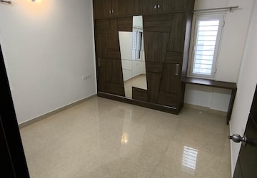 Room in 2 BHK Apartment at Asharath Mansion, Kalyan Nagar – for Rent