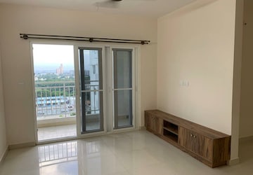 Room in 2 BHK Apartment at Shriram Luxor, Hennur Road – for Sale