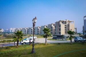 4 BHK Villa For Sale in Paramount Golf Foreste Apartments, Zeta I Greater Noida