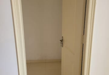 Bathroom in 2 BHK Apartment at Sushma Green vista, Ghazipur – for Rent