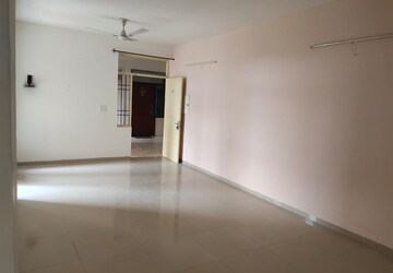 Room in 2 BHK Apartment at Sushma Green vista, Ghazipur – for Rent