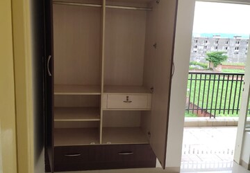 Furnished Amenities in 2 BHK Apartment at Sushma Green vista, Ghazipur – for Rent