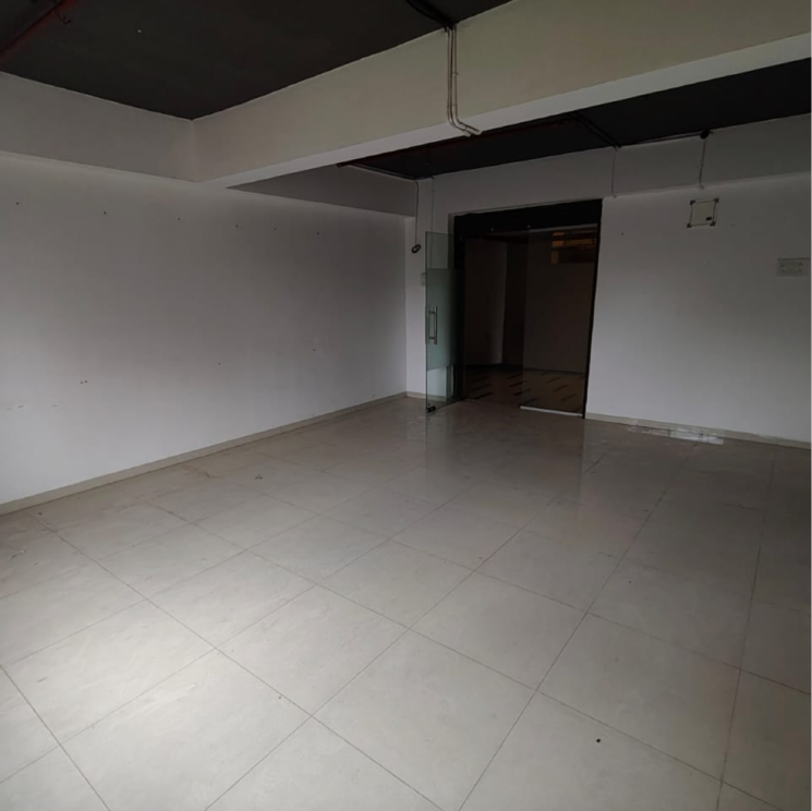 Room, sonigara-landmark Commercial Office Space 330 Sq.Ft. In Park Street Pune 9345514