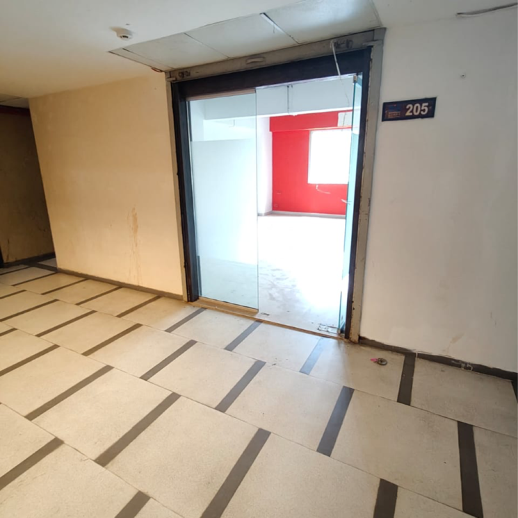 Room, sonigara-landmark Commercial Office Space 330 Sq.Ft. In Park Street Pune 9345514