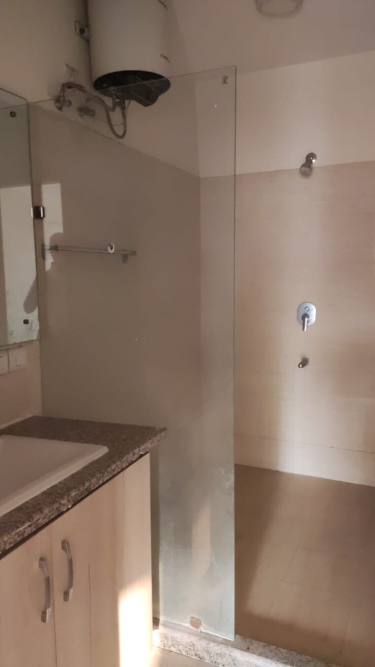 Bathroom, manesar 3 Bedroom 1940 Sq.Ft. Apartment In Manesar Gurgaon 9345621