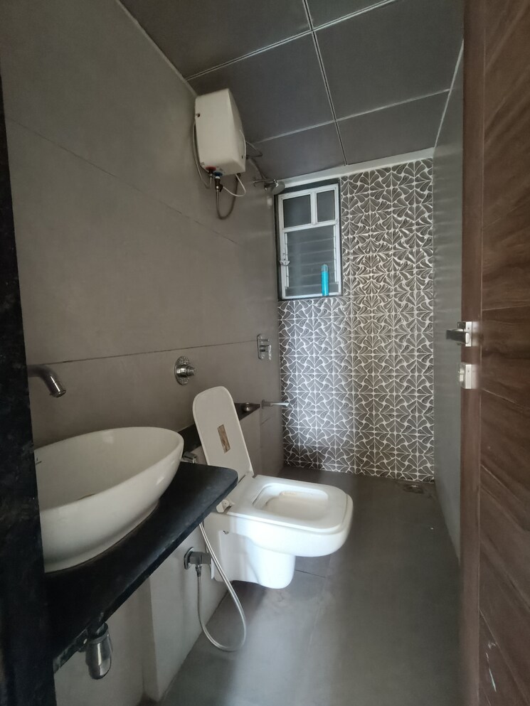 Bathroom, bhaktamar-residency 2 Bedroom 781 Sq.Ft. Apartment In Wadgaon Sheri Pune 9345651