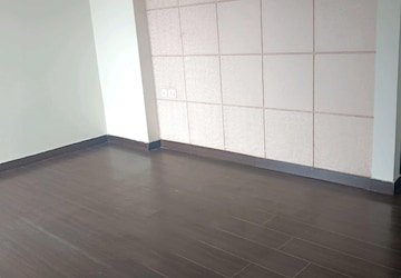 Room in 2 BHK Apartment at Gaur City 2 - 14th Avenue, Sector 16c Greater Noida – for Rent