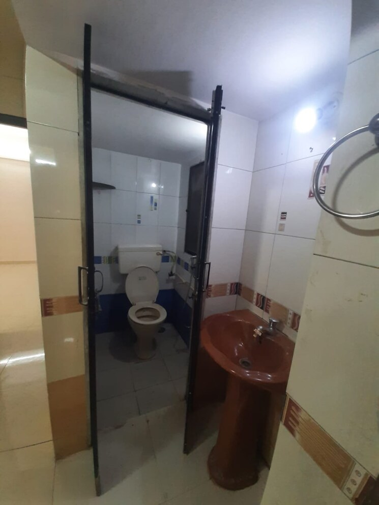 Bathroom, dombivli east 1 Bedroom 500 Sq.Ft. Apartment In Dombivli East Thane 9345659
