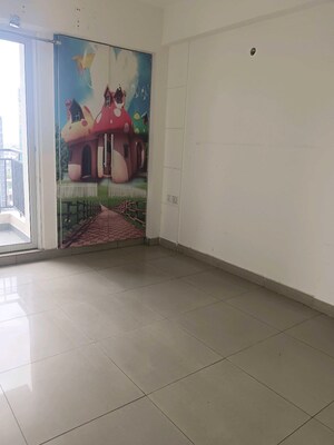 Room in 2 BHK Apartment at Gaur City 2 - 14th Avenue, Sector 16c Greater Noida – for Rent