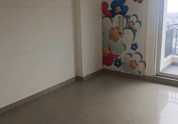 Room in 2 BHK Apartment at Gaur City 2 - 14th Avenue, Sector 16c Greater Noida – for Rent