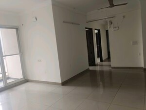 Room in 2 BHK Apartment at Gaur City 2 - 14th Avenue, Sector 16c Greater Noida – for Rent