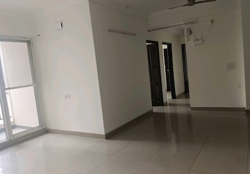 Room in 2 BHK Apartment at Gaur City 2 - 14th Avenue, Sector 16c Greater Noida – for Rent