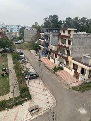 Balcony in 6 BHK Independent House at Sector 77 – for Sale