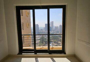 Room in 2 BHK Apartment at K Raheja Raheja Residency, Malad East – for Rent