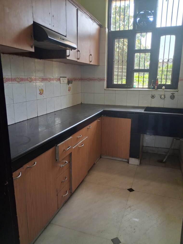 Kitchen, sector 28 3 Bedroom 1800 Sq.Ft. Builder Floor In Sector 28 Faridabad 9345916
